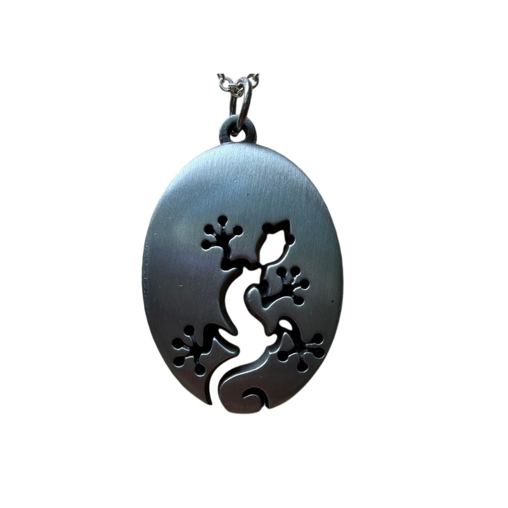 Boho Nature Minimalist Gecko Lizard Pendant Necklace from Lind‎